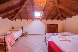 2 bedrooms, iron/ironing board, WiFi, bed sheets - Al Vecchio Castello (Leggiuno)