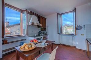 Family House, Multiple Bedrooms (Al Vecchio Castello) | Private kitchen | Fridge, microwave, oven, stovetop - Al Vecchio Castello (Leggiuno)