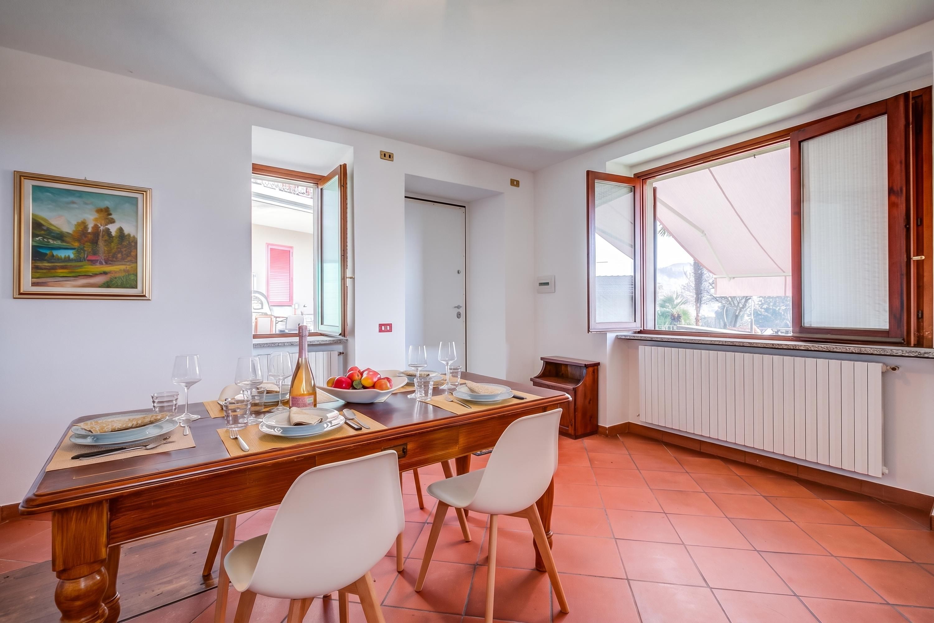 Casa familiare, 2 camere da letto, microonde (Casa al Castello in Leggiuno with) | Pasti