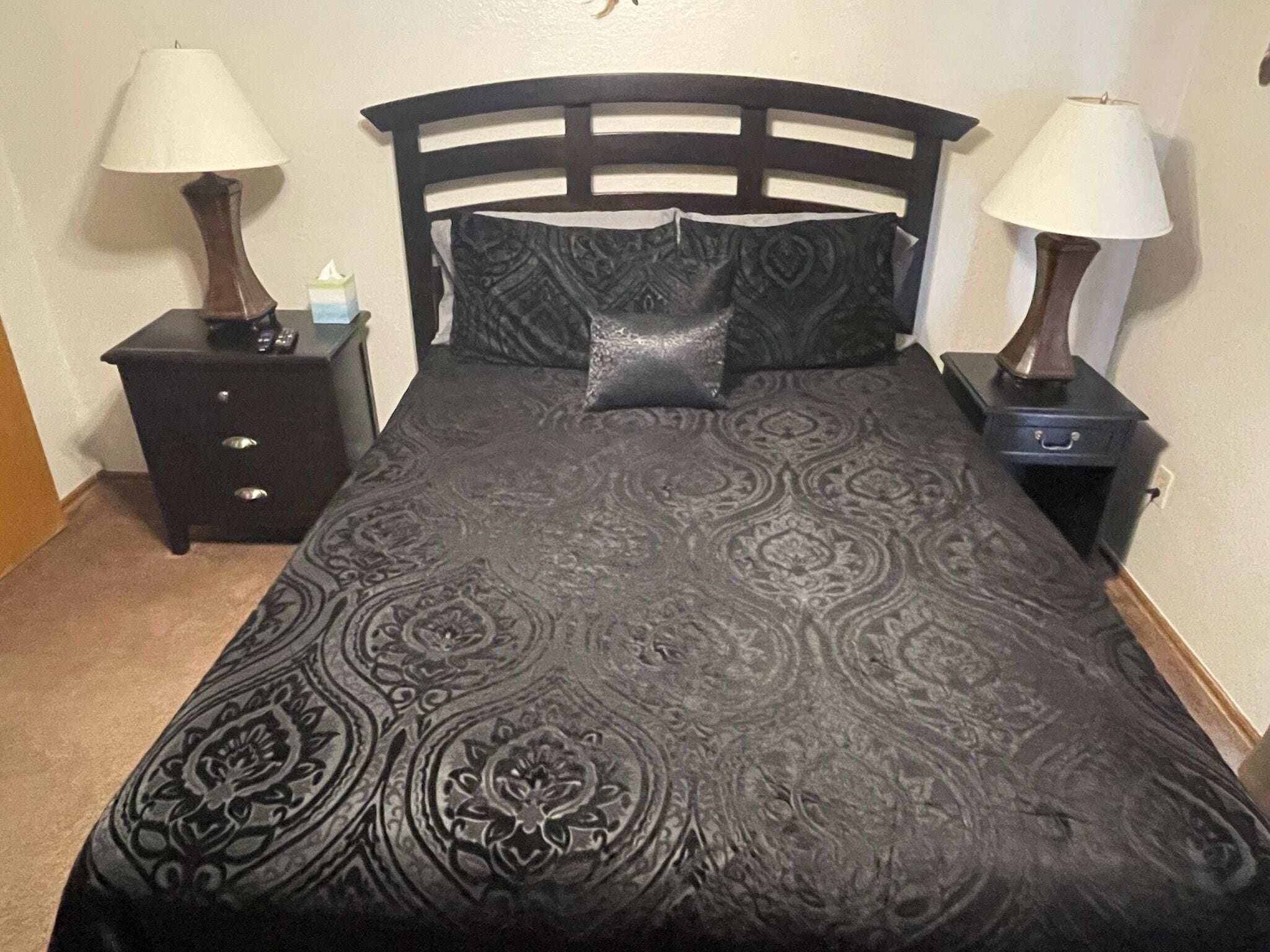 2 chambres, fer et planche à repasser, Wi-Fi gratuit, draps fournis