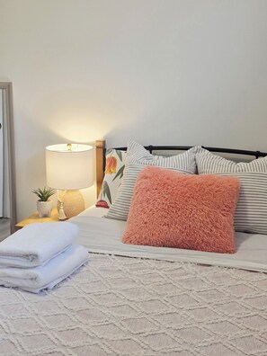 2 bedrooms, WiFi, bed sheets