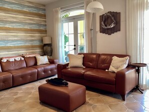 Älytelevisio, videopelejä, pöytätennispöytä