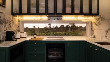 Deluxe House, Vineyard View | Private kitchen