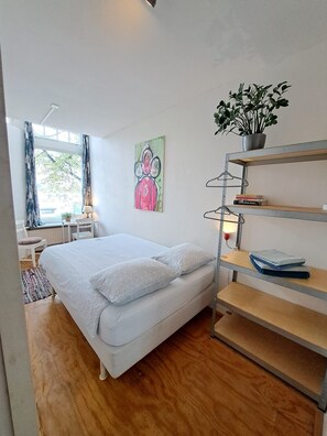 Unclassified image, 2 of 6, button