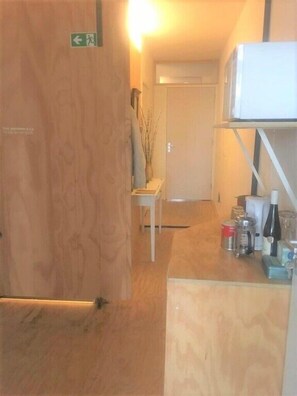 Unclassified image, 3 of 6, button