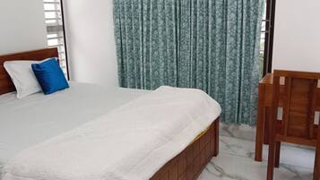2 bedrooms, WiFi, bed sheets, wheelchair access