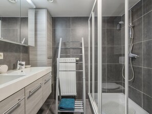 Shower, hair dryer - Apartment close to the shopping street (Blankenberge)