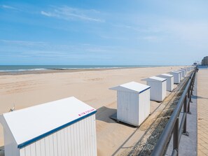 Beach nearby - Studio on the 4th floor with sea view (Middelkerke)