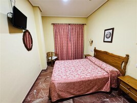 Apartment | 1 bedroom, iron/ironing board