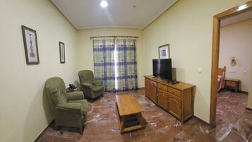 1 chambre, fer et planche Ă repasser