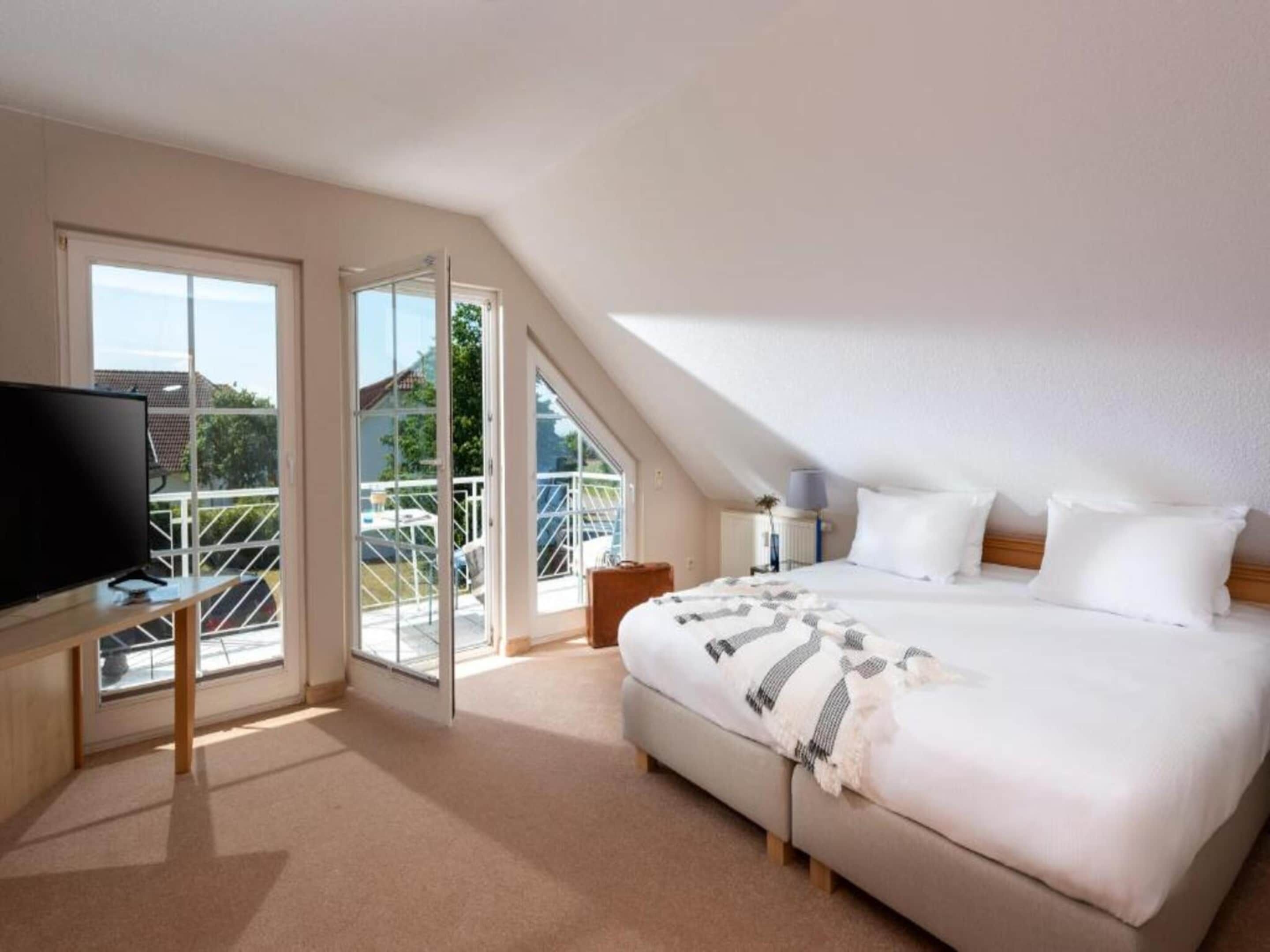 4 habitaciones y muebles diferentes 