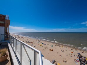Beach nearby - Beautiful penthouse with phenomenal sea view (Middelkerke)