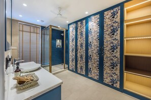 Bathroom - ELIVAAS Valley View 5BHK Villa With Pool (Mapusa)