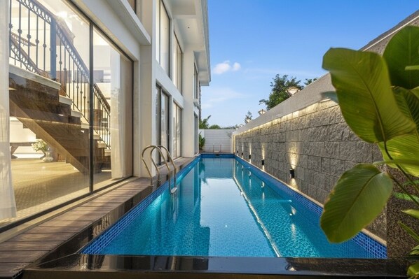 Outdoor pool - ELIVAAS Valley View 5BHK Villa With Pool (Mapusa)