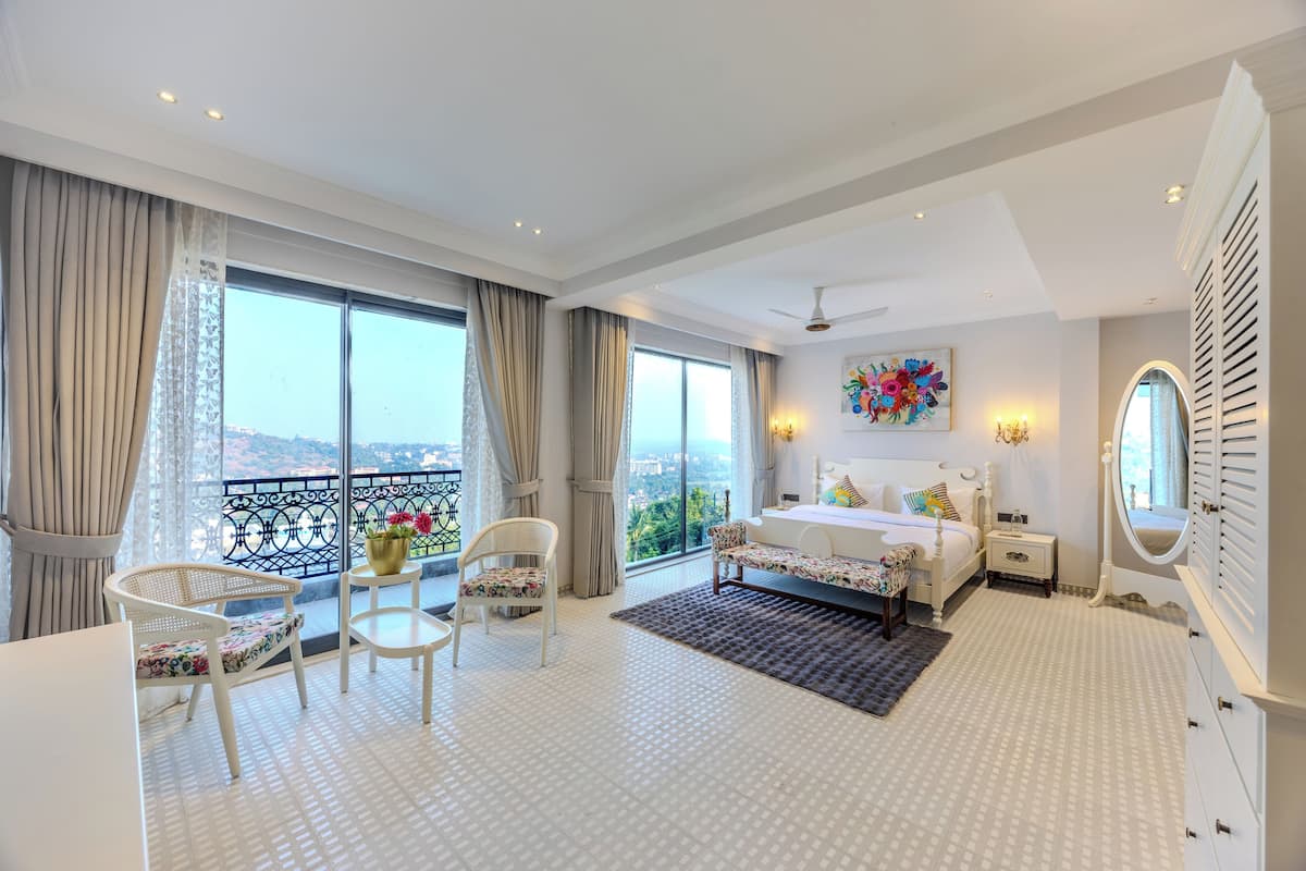 Iron/ironing board, free WiFi