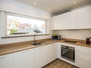 Refrigerador, microondas, horno y lavavajillas 