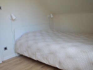 3 habitaciones, tabla de planchar con plancha y internet 