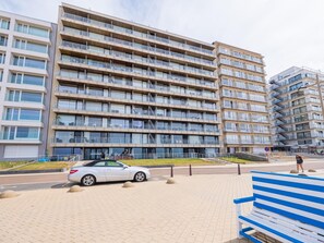 Exterior - Modern studio with sea view and garage (Middelkerke)