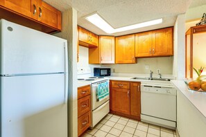 Refrigerador, microondas, parrilla de estufa y lavavajillas 