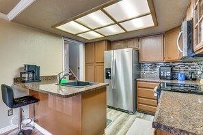 Fridge, microwave, stovetop, dishwasher - Extended Stay in Denver Area! Pet-Friendly Retreat (Aurora)