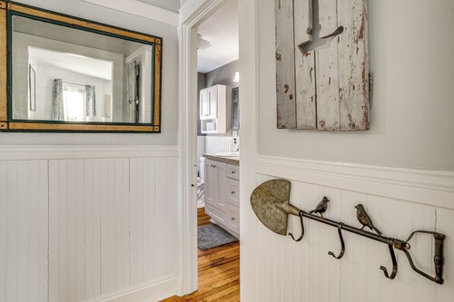 Easy Beach Access! Classic New London Charmer