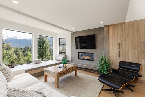Greyhawk 406 two level corner unit condo with stunning views