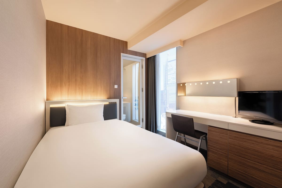 Standard Single Room, Non Smoking, Private Bathroom | Meja, langsir/tirai gelap terus, Wi-fi percuma, cadar katil 