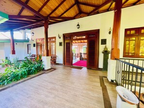 Interior - The Grand Hanthana (Kandy)