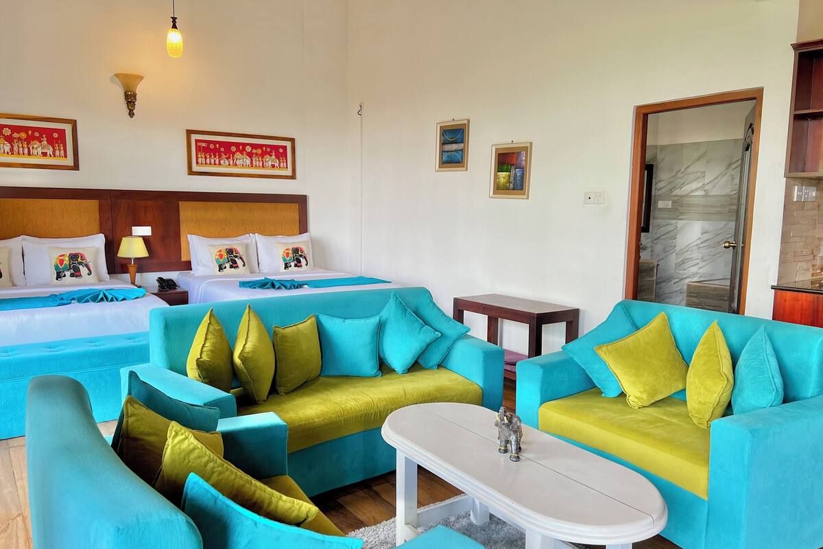 Familiesuite - balkon - bjergudsigt | Pengeskab på værelset, strygejern/strygebræt, gratis Wi-Fi