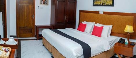 Deluxe Double Room | In-room safe, iron/ironing board, free WiFi