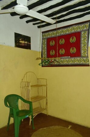 Standaard eenpersoonskamer | Individueel gedecoreerd, individueel gemeubileerd, gratis wifi