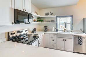 Fridge, microwave, stovetop, dishwasher - Walk to The Strand: Historic Family Base w/ Yard! (Galveston)