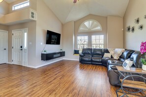 TV - Quiet Stay in Convenient Rio Rancho Community! (Rio Rancho)