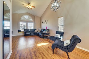 TV - Quiet Stay in Convenient Rio Rancho Community! (Rio Rancho)