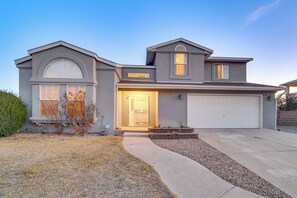 Exterior detail - Quiet Stay in Convenient Rio Rancho Community! (Rio Rancho)