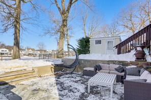 Terrace/patio - Game Room & Hot Tub: Family Gem on Lake Hopatcong (Lake Hopatcong)