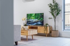 TV - 4BR Warm & Relaxing Ripley Escape - Inspire Haven (Ripley)