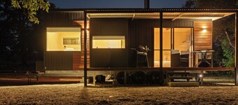 Off Grid Tiny Home : City Escape, Unwind & Reconnect with Nature