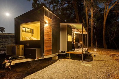 Off Grid Tiny Home Fern View: Escape the City, Unwind & Reconnect with Nature