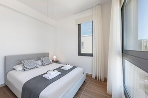 4 bedrooms, cots/infant beds, bed sheets - Protaras Sol e Mar Villa 1 (Paralimni)