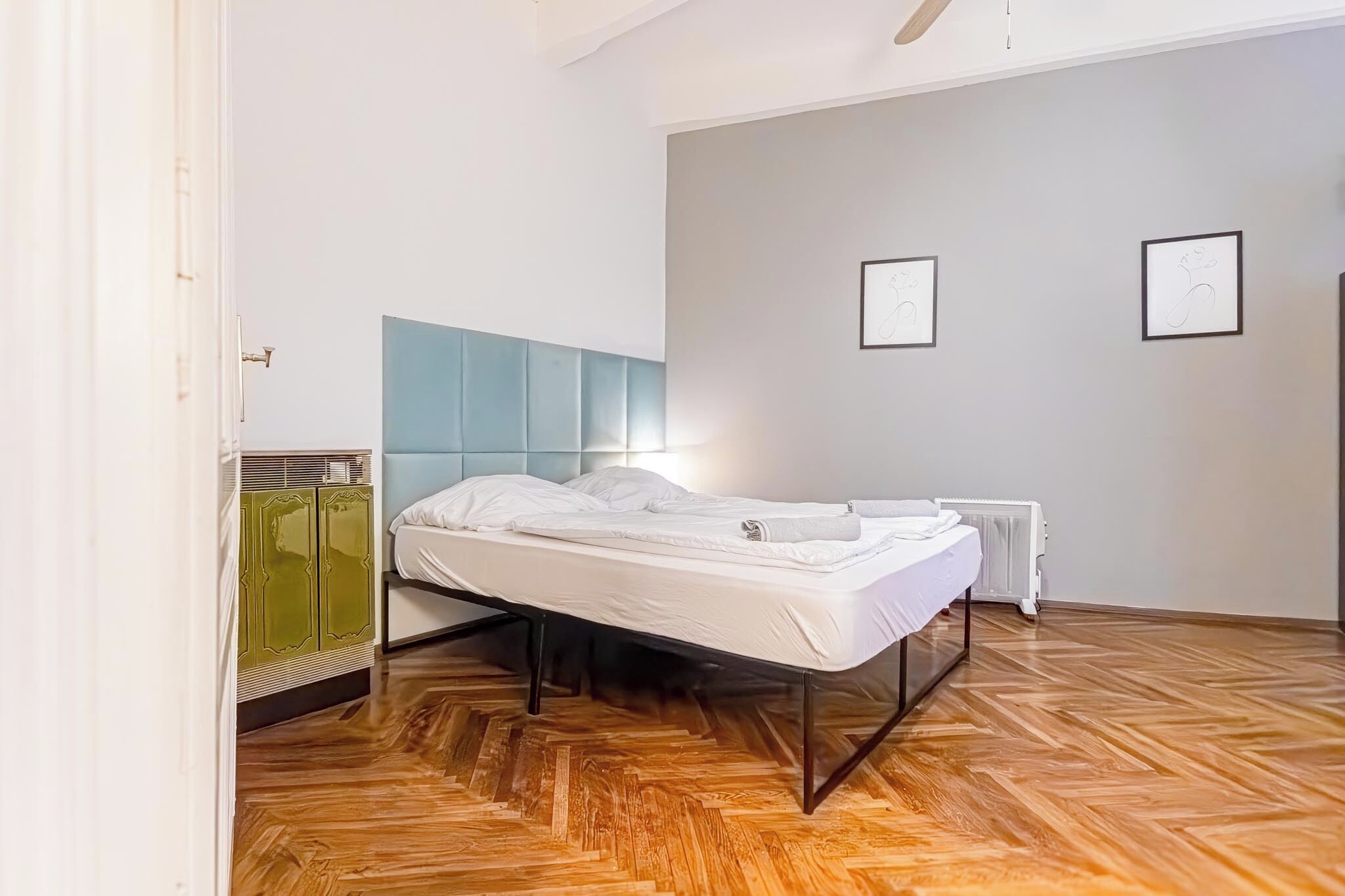 Basic-Apartment | Laptopgeeigneter Arbeitsplatz, Bügeleisen/Bügelbrett, kostenloses WLAN