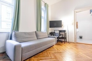 Basic Apartment | Living area - Beautiful 1BR Near Danube Praterstern (Wien)