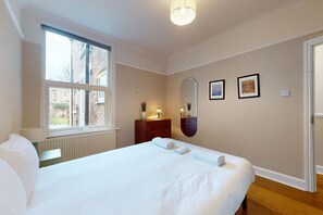 2 chambres, fer et planche à repasser, Wi-Fi gratuit, draps fournis