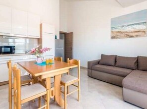 32-inch flat-screen TV with satellite channels - Apartments Ana (Vodice)