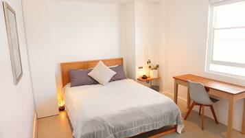 2 bedrooms, iron/ironing board, WiFi, bed sheets