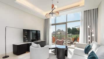 Deluxe Apartment, 2 Bedrooms, Partial Sea View | Living area