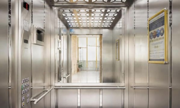 Lift - Elite World Inn Istanbul Mahmutbey (Istanbul)