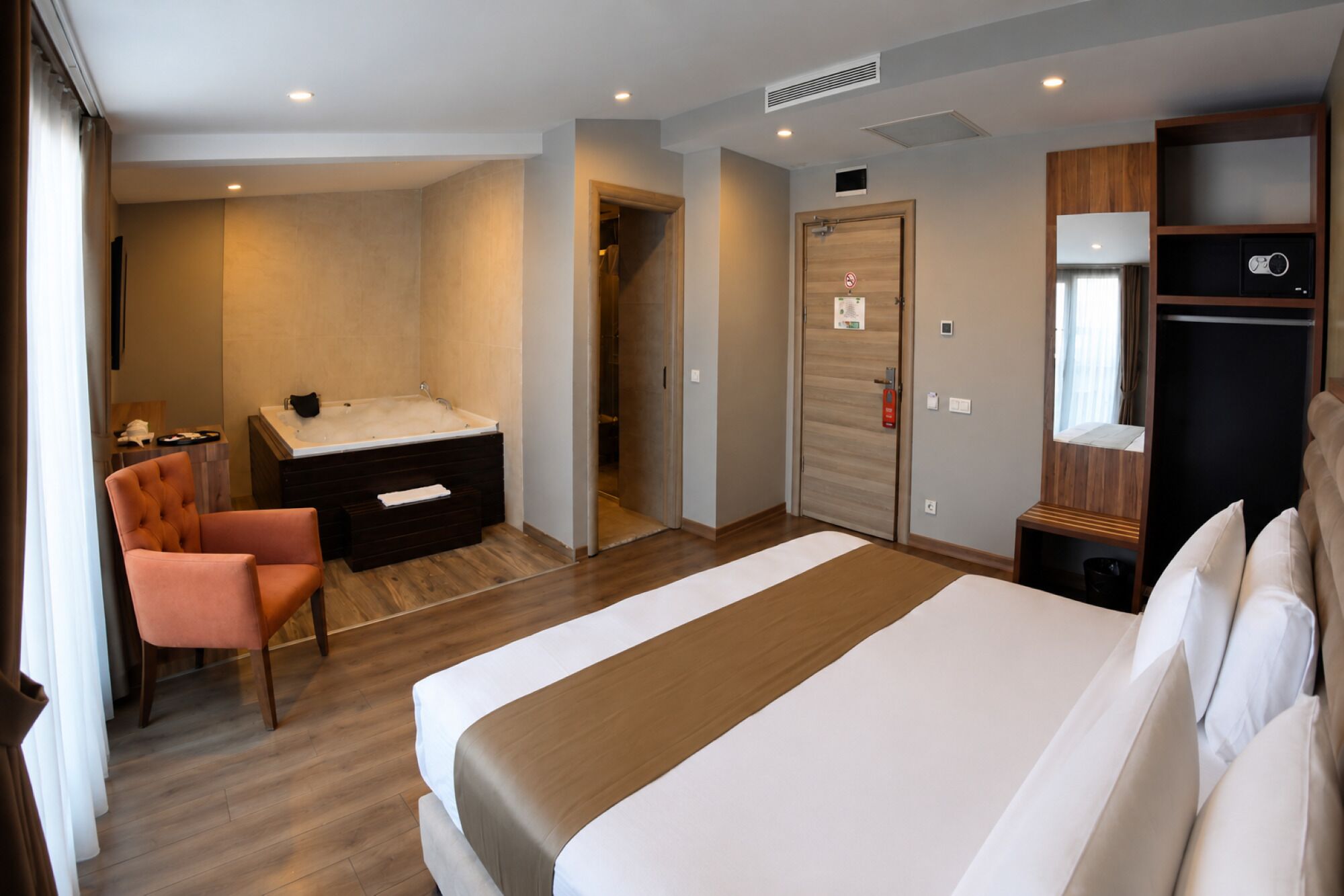 Chambre Deluxe | Minibar, bureau, espace de travail pour ordinateurs portables