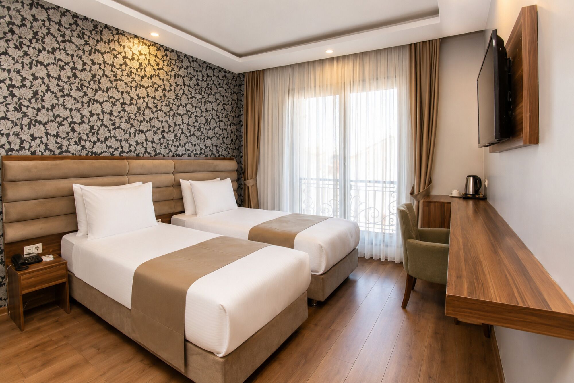 Comfort Twin Room | Minibar, desk, laptop workspace, free WiFi