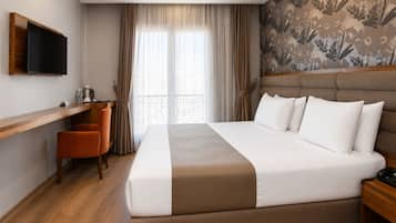 Comfort Double Room | Minibar, desk, laptop workspace, WiFi (free)